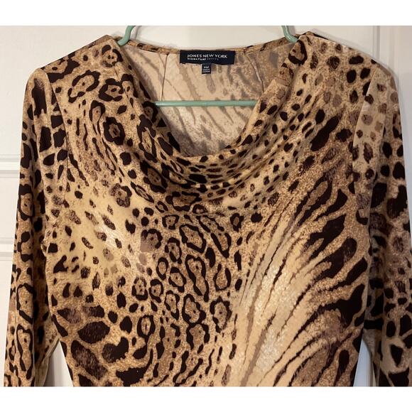 JONES new York Animal Print 3/4 Sleeve Drape Neck Trendy Sexy Top PM - Picture 2 of 7